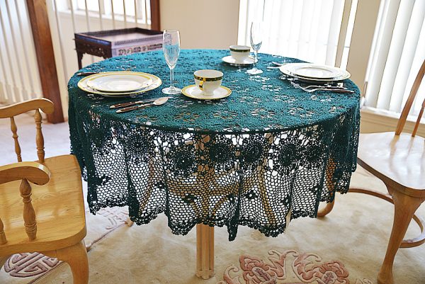 every green color crochet tablecloth, round crochet tablecloth