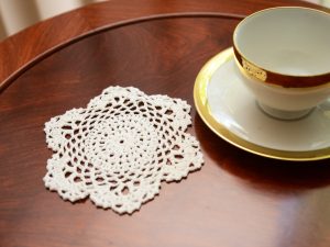 Crochet Doilies. Round Sizes. 4″, 6″,8″,10″,12″, 14″,16″,18″RD. White & Wheat Color