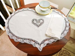 cluny lace happy hearts placemat